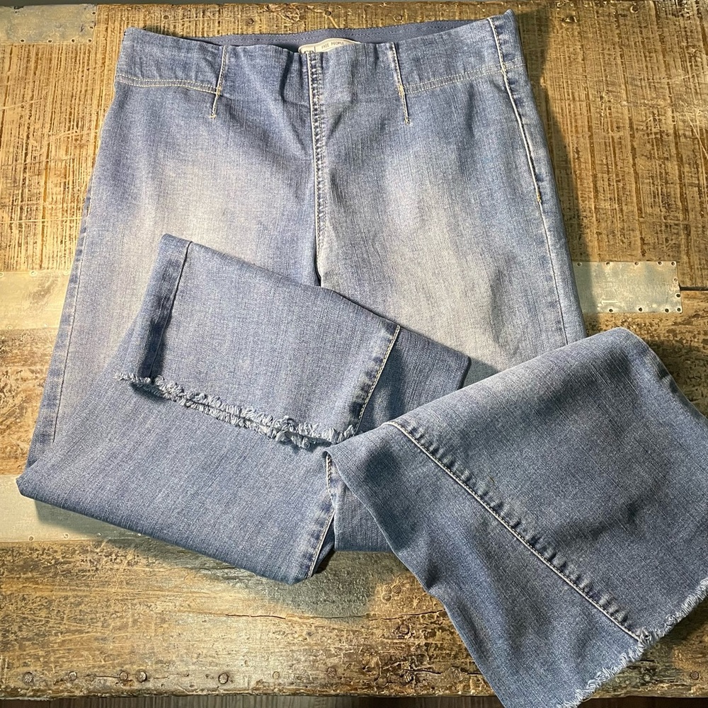 Free People Pull On Denim Flare Jeans - Picture 5 of 13